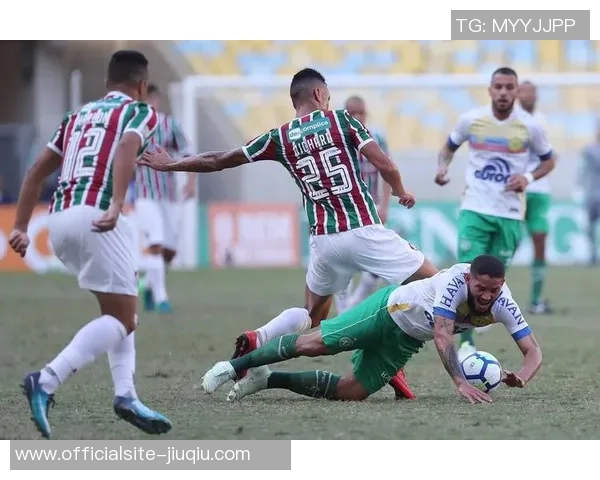 弗鲁米与捍卫竞技的巅峰对决展现足球魅力与激情的较量